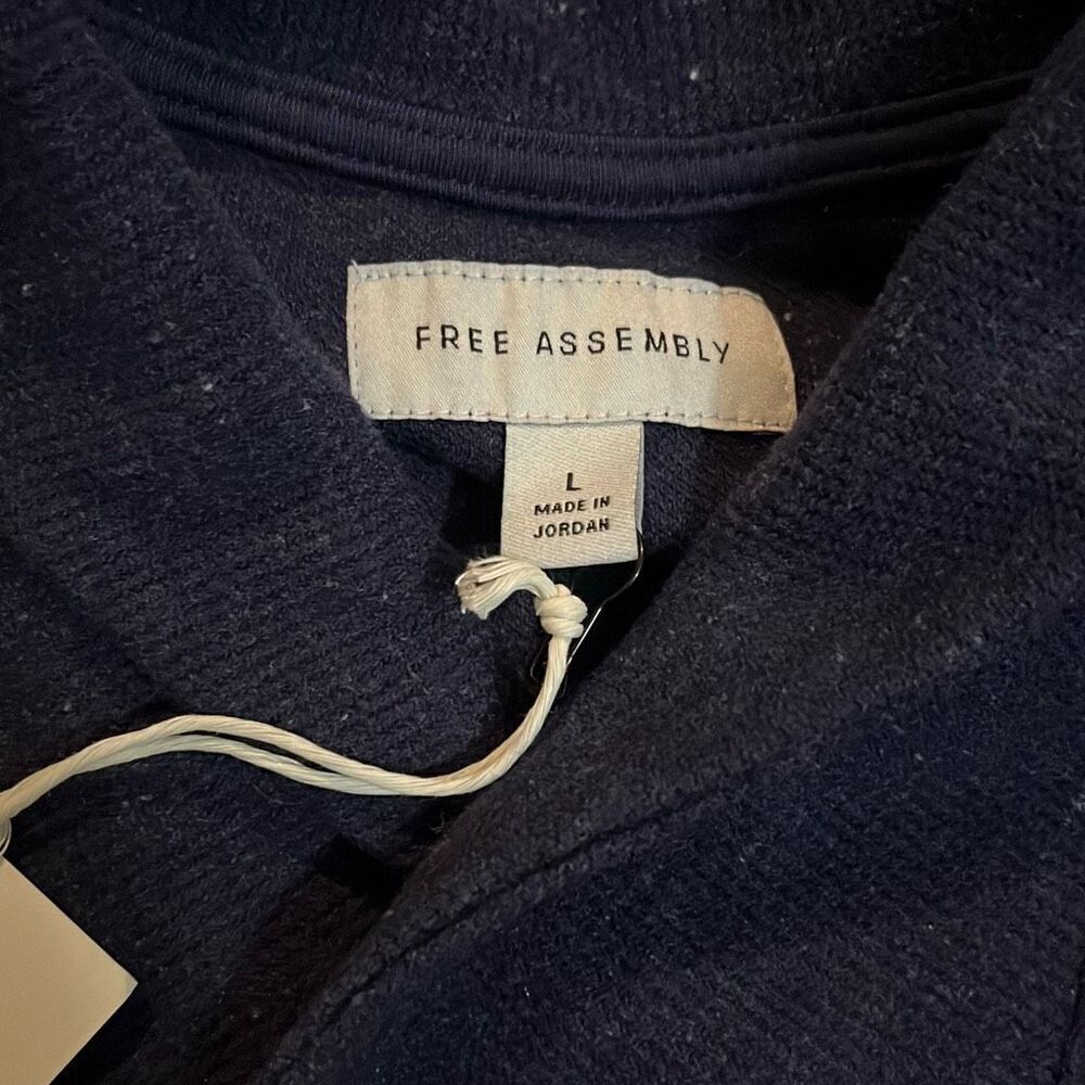 Men’s Free Assembly Sweater - Picture 4 of 6